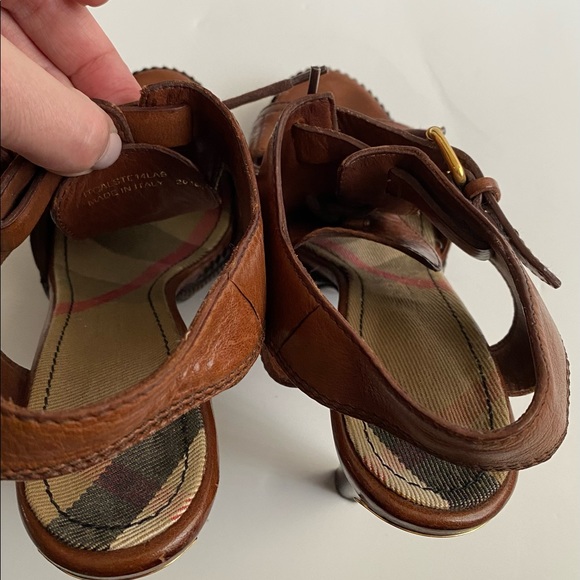 Burberry Heels - Picture 5 of 8